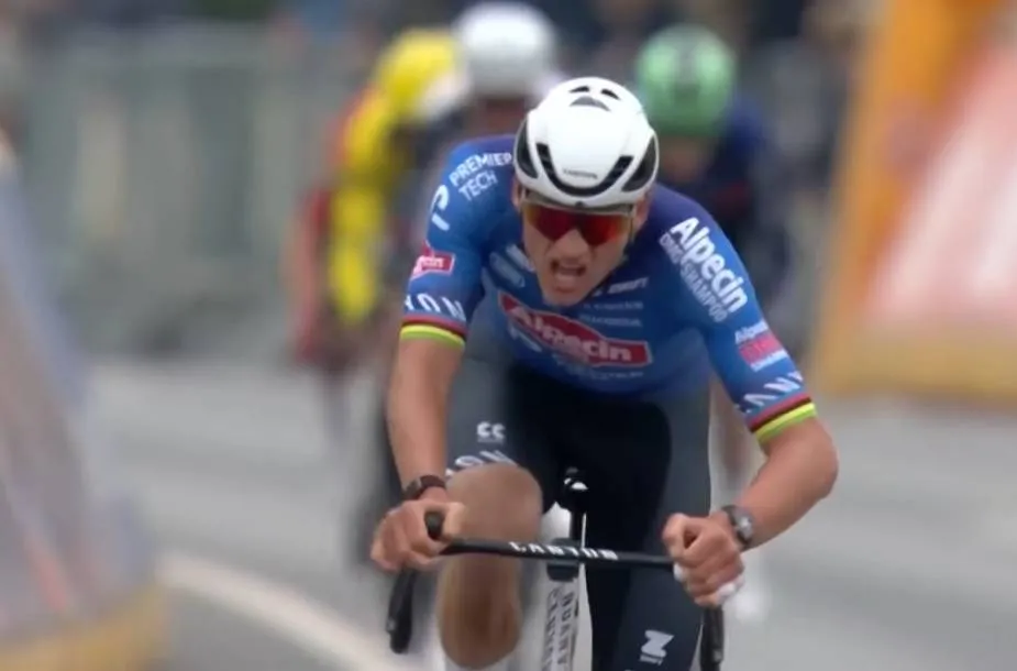 Schermopname_29-3-2026_125346_www.youtube.com