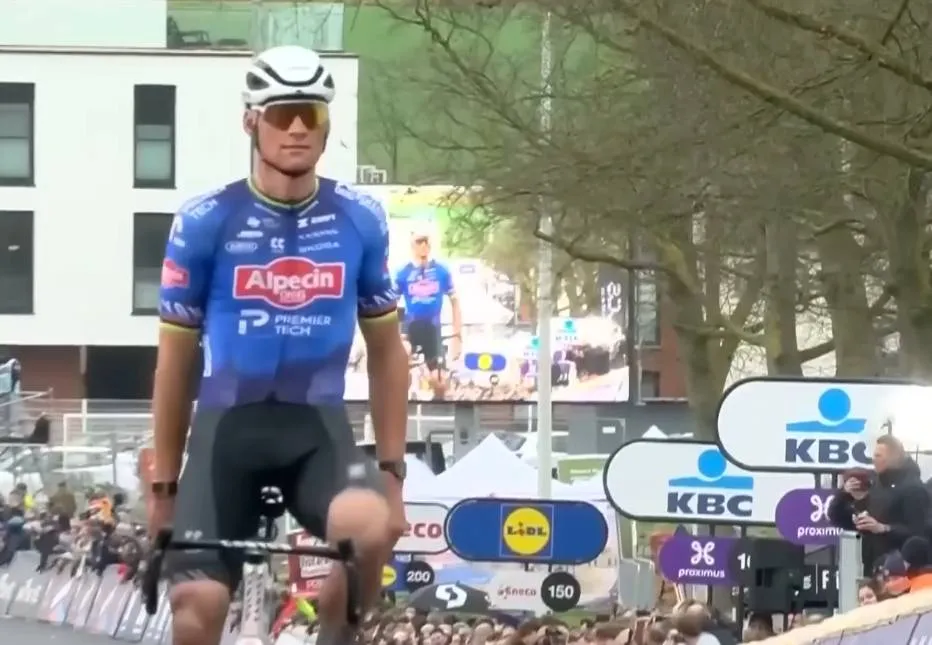 Schermopname_6-3-2026_12296_www.youtube.com