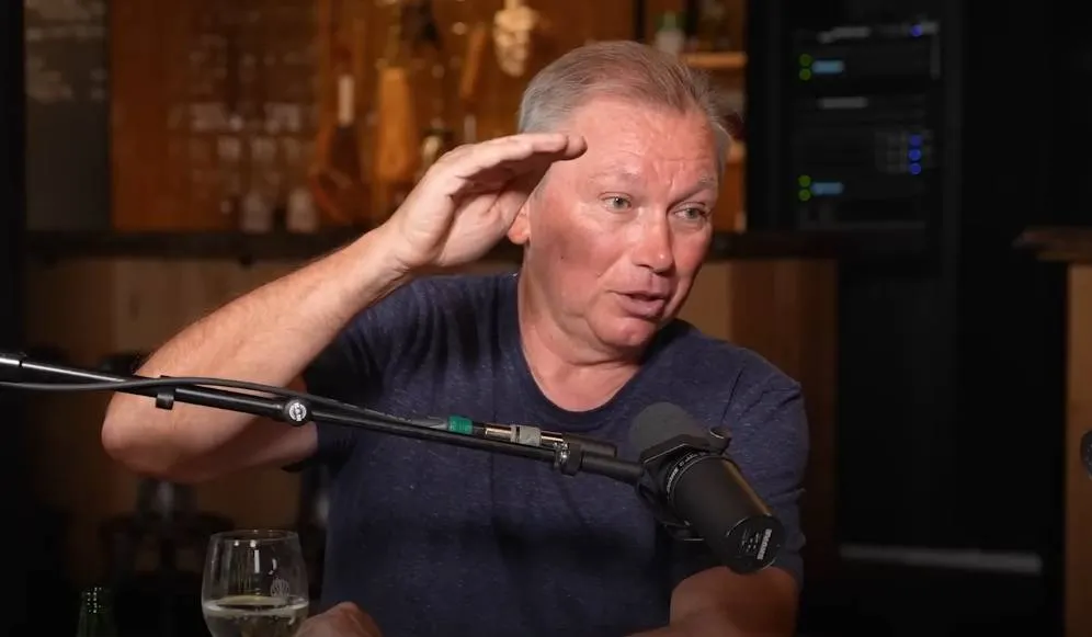 Schermopname_9-3-2026_203625_www.youtube.com