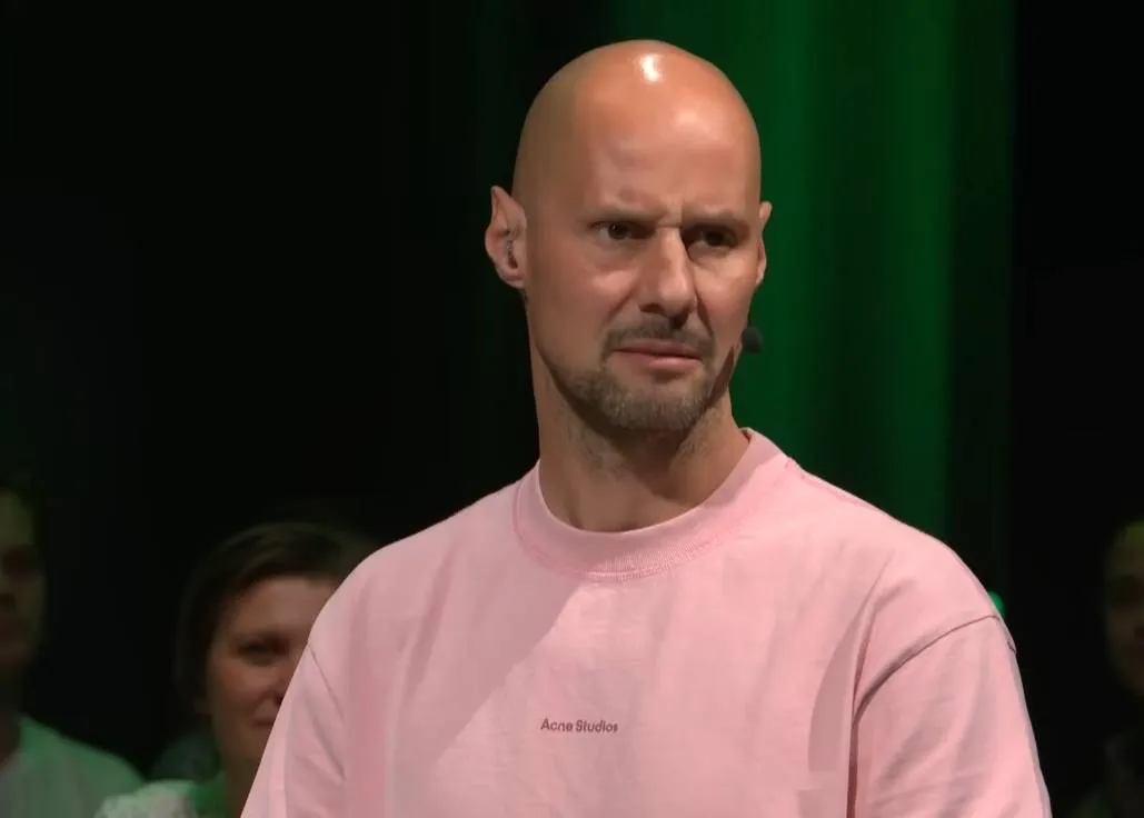 Schermopname_11-4-2026_133348_www.youtube.com