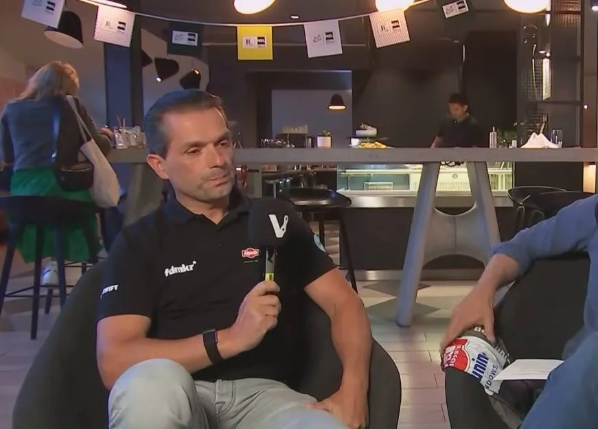 Schermopname_12-4-2026_2101_www.youtube.com