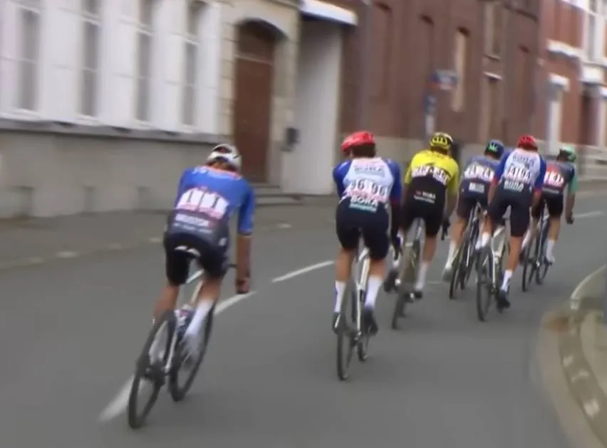 Schermopname_13-4-2026_10318_www.youtube.com