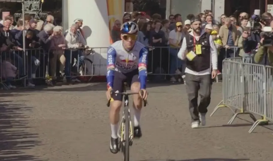 Schermopname_21-4-2026_121437_www.youtube.com