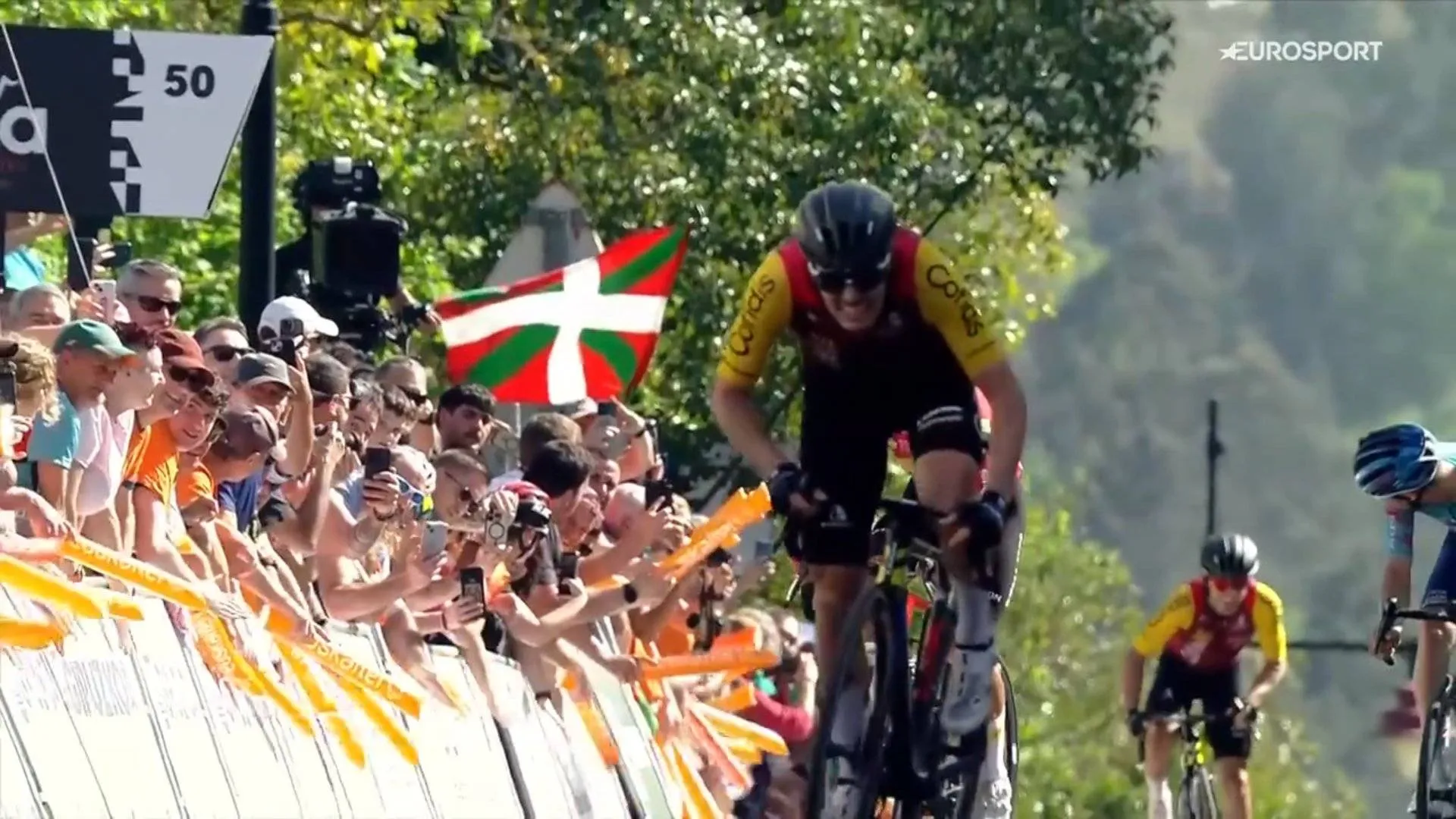 Alex Aranburu wins stage 4 at Itzulia Basque Country 2026