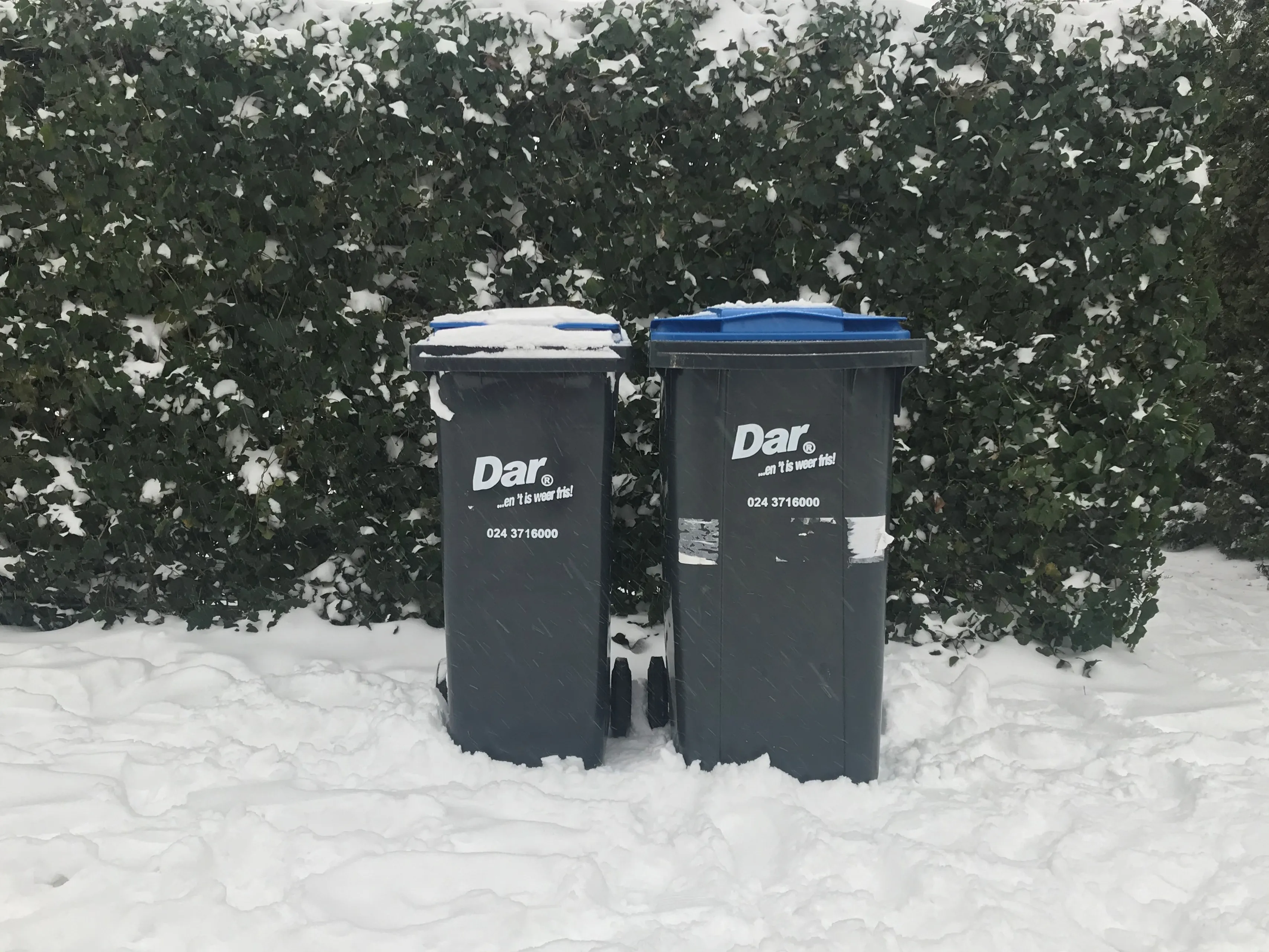 20200802 dar containers in de sneeuw