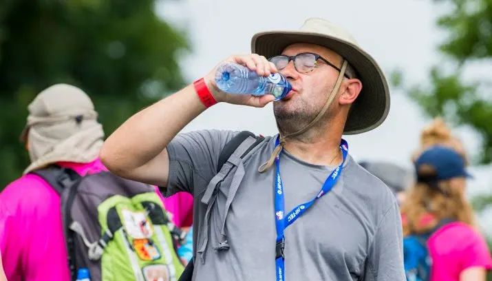 advies vierdaagse nu al voldoende drinken 715x408