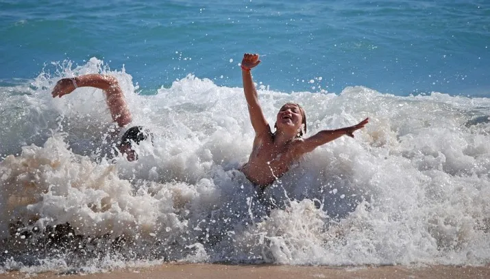 beach 1192125 960 720 715x408