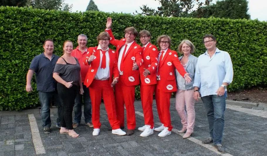 bestuur meezingfeest gebroeders rossig