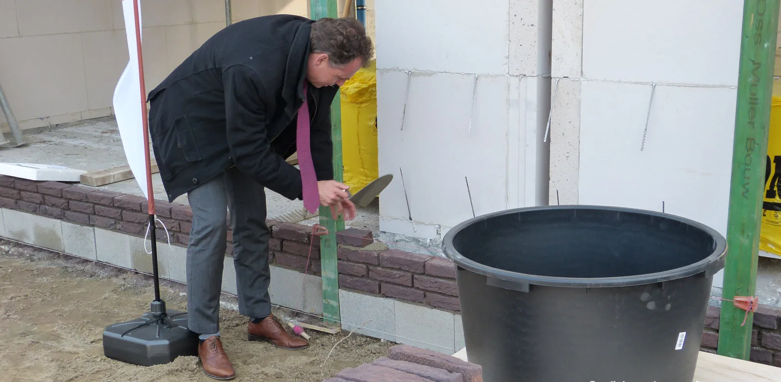 eerste steen poort van saltshof 00
