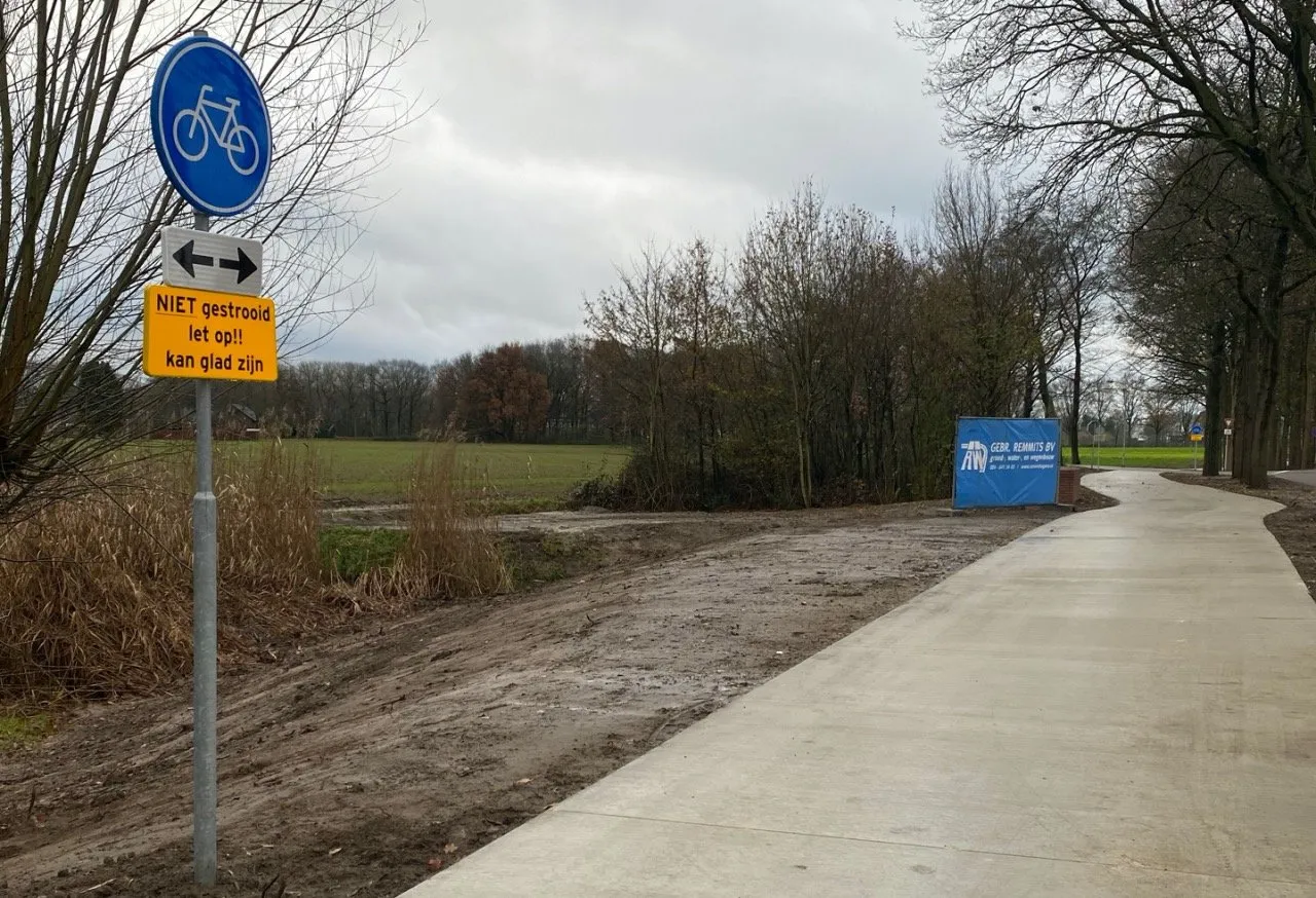 fietspad langs ravensteinseweg klaar voor gebruik fotor