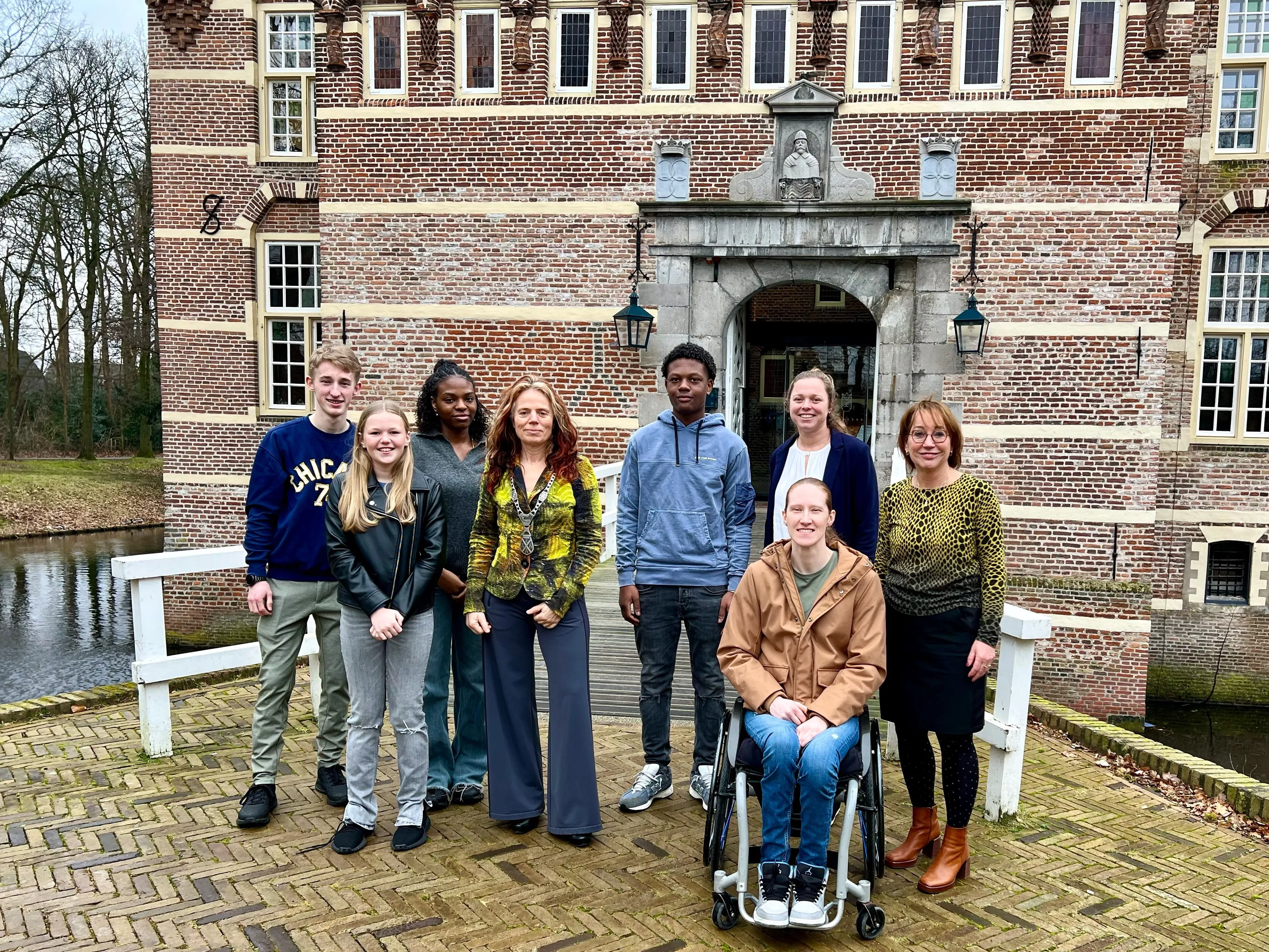 groepsfoto voor kasteel wijchen 1 landscape1