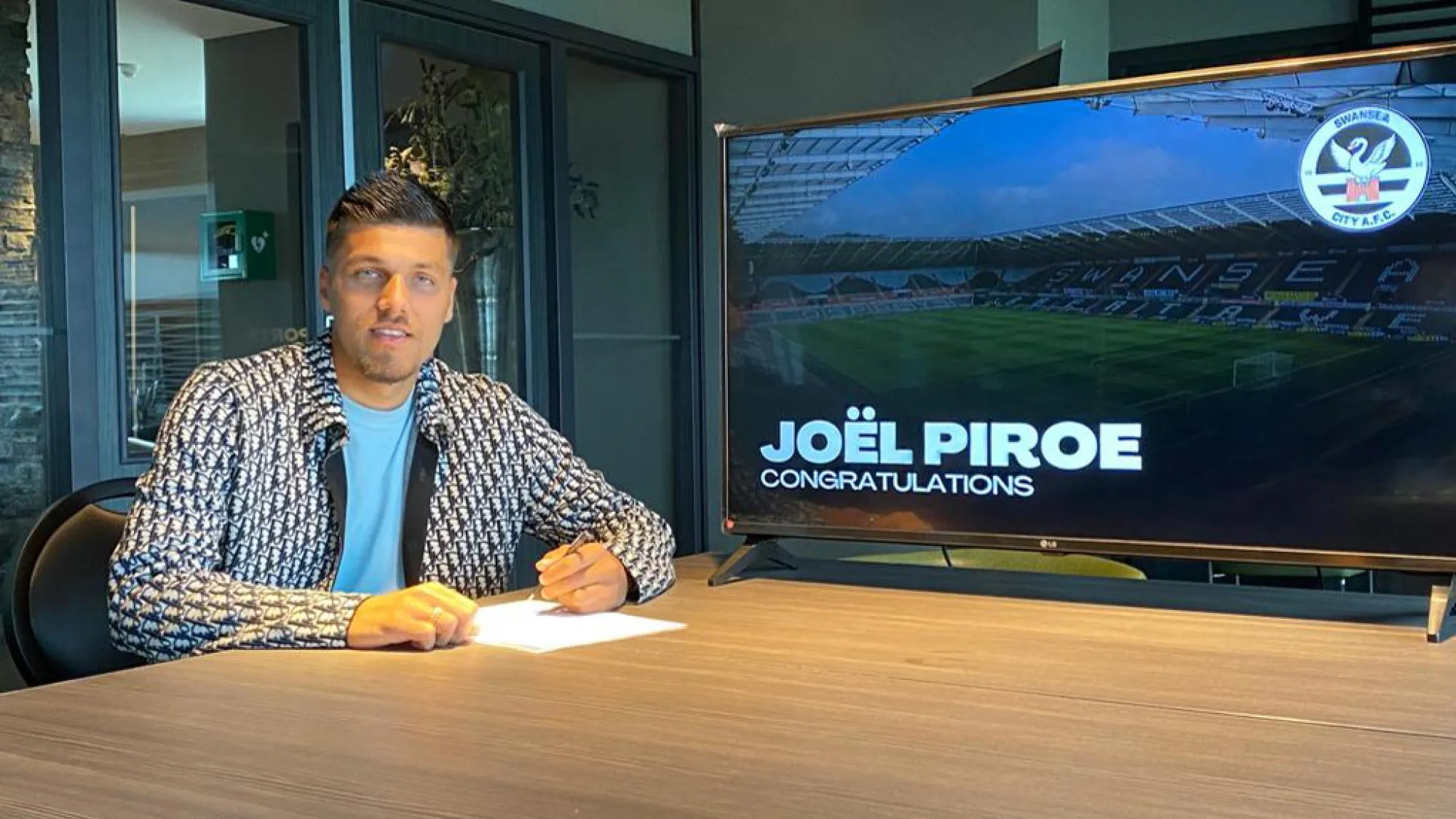 joel piroe signs