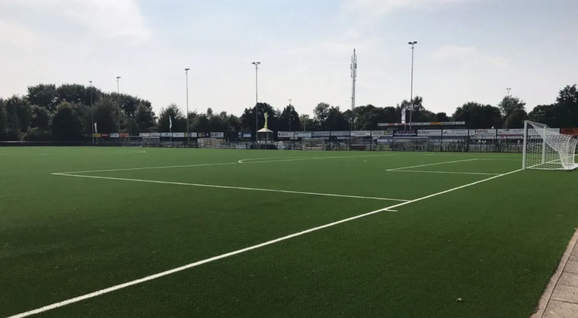 kunstgras sc woezik 01