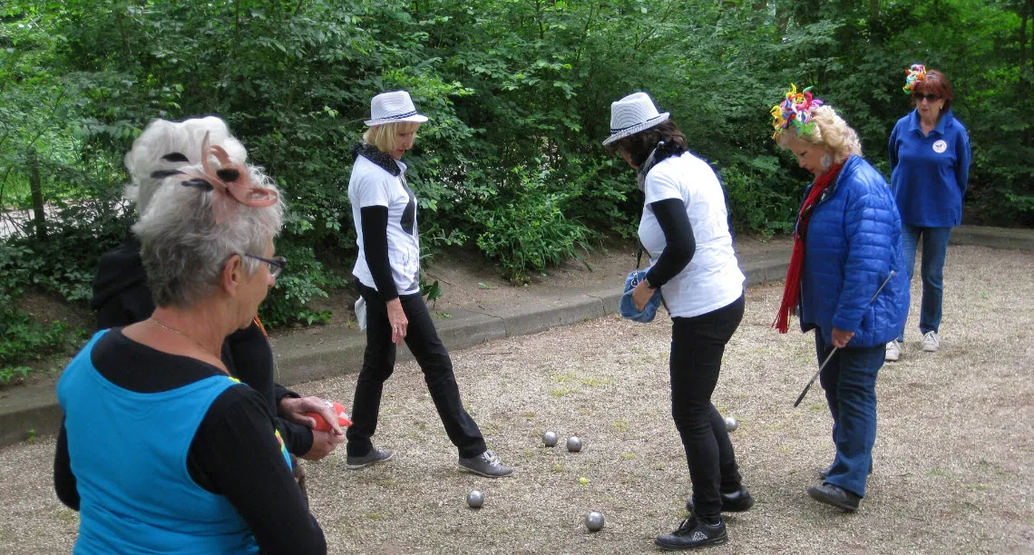 ladies jeu de boules 00