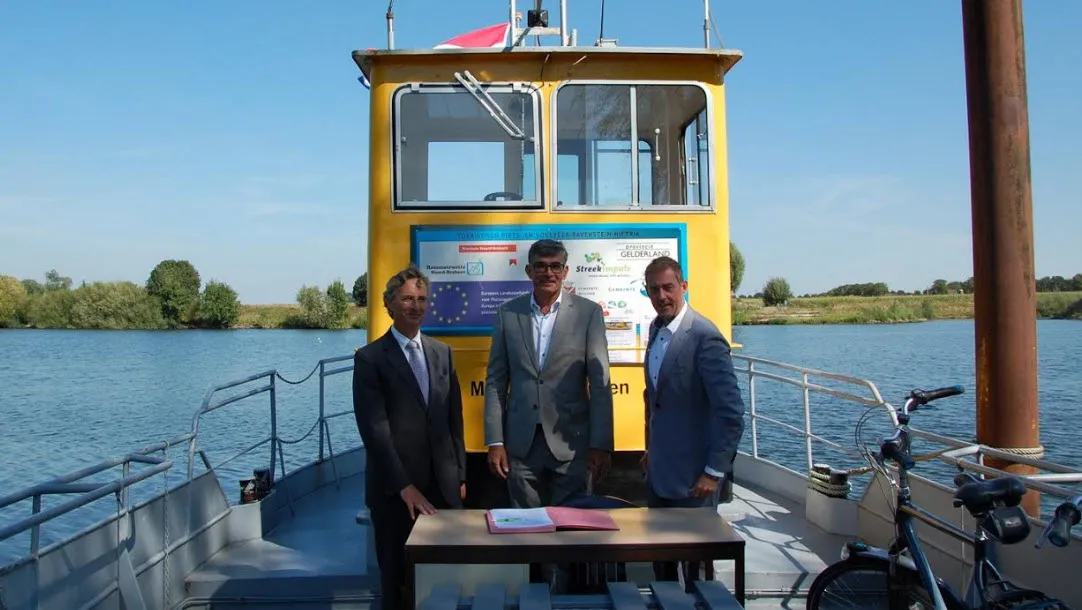 ondertekening exploitatieovereenkomst veer