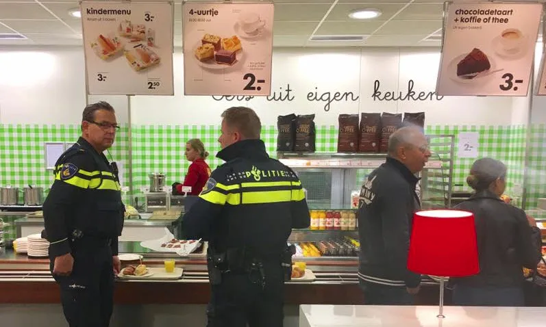 politie wijchen ontbijten 02