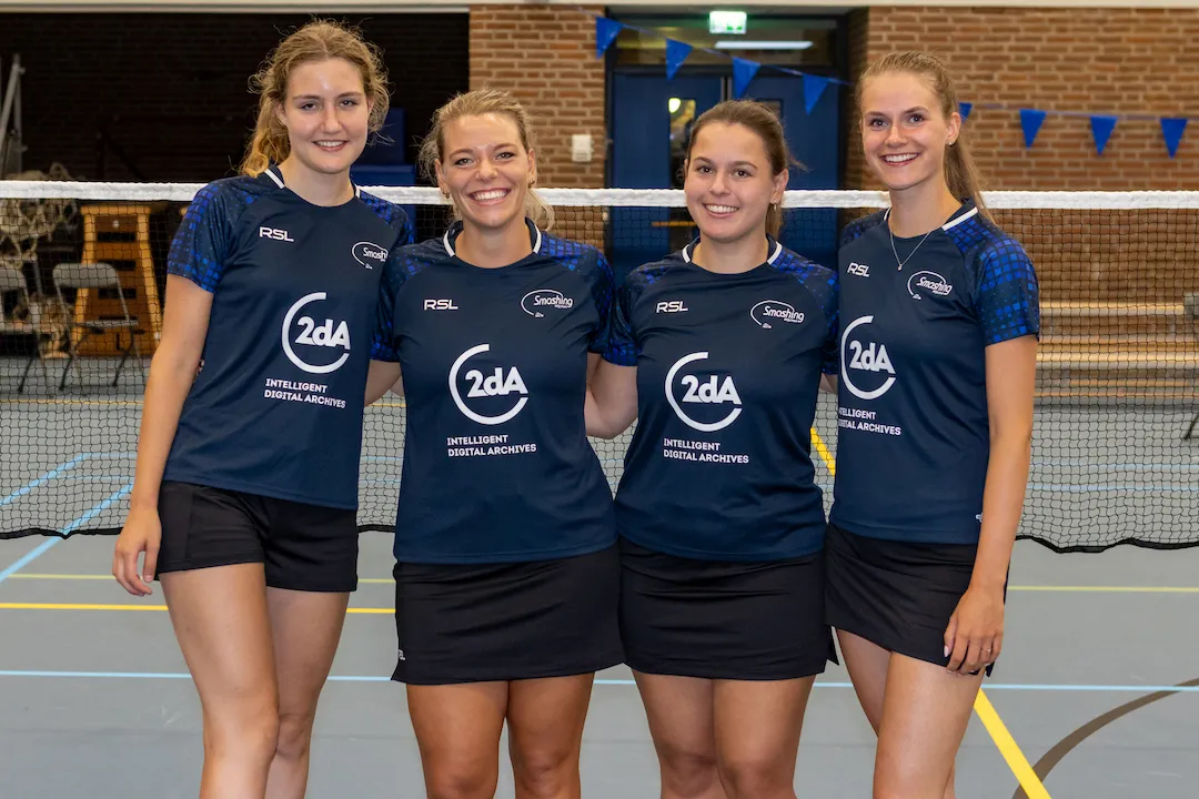 vrouwen smashing foto rene lagerwaard