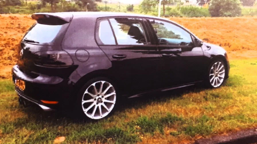 zwarte volkswagen golf wijchen