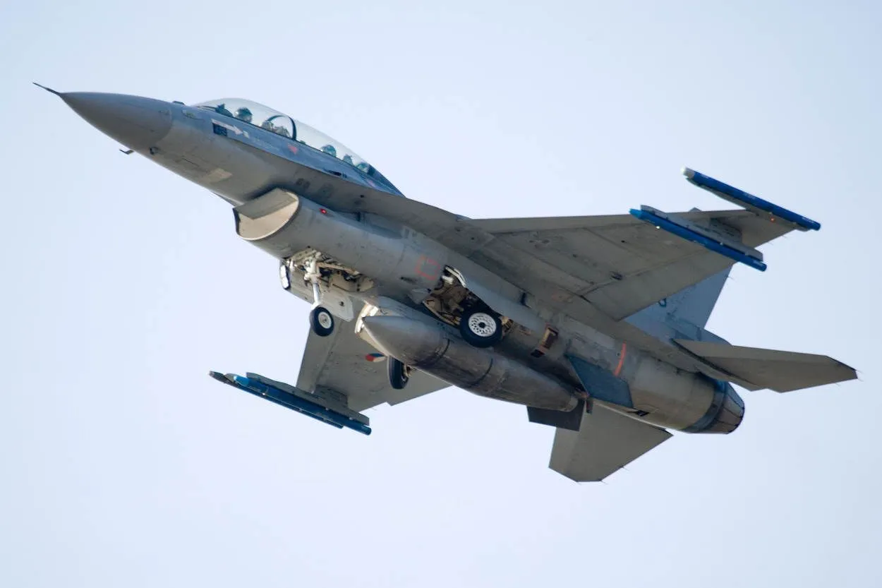 f 16