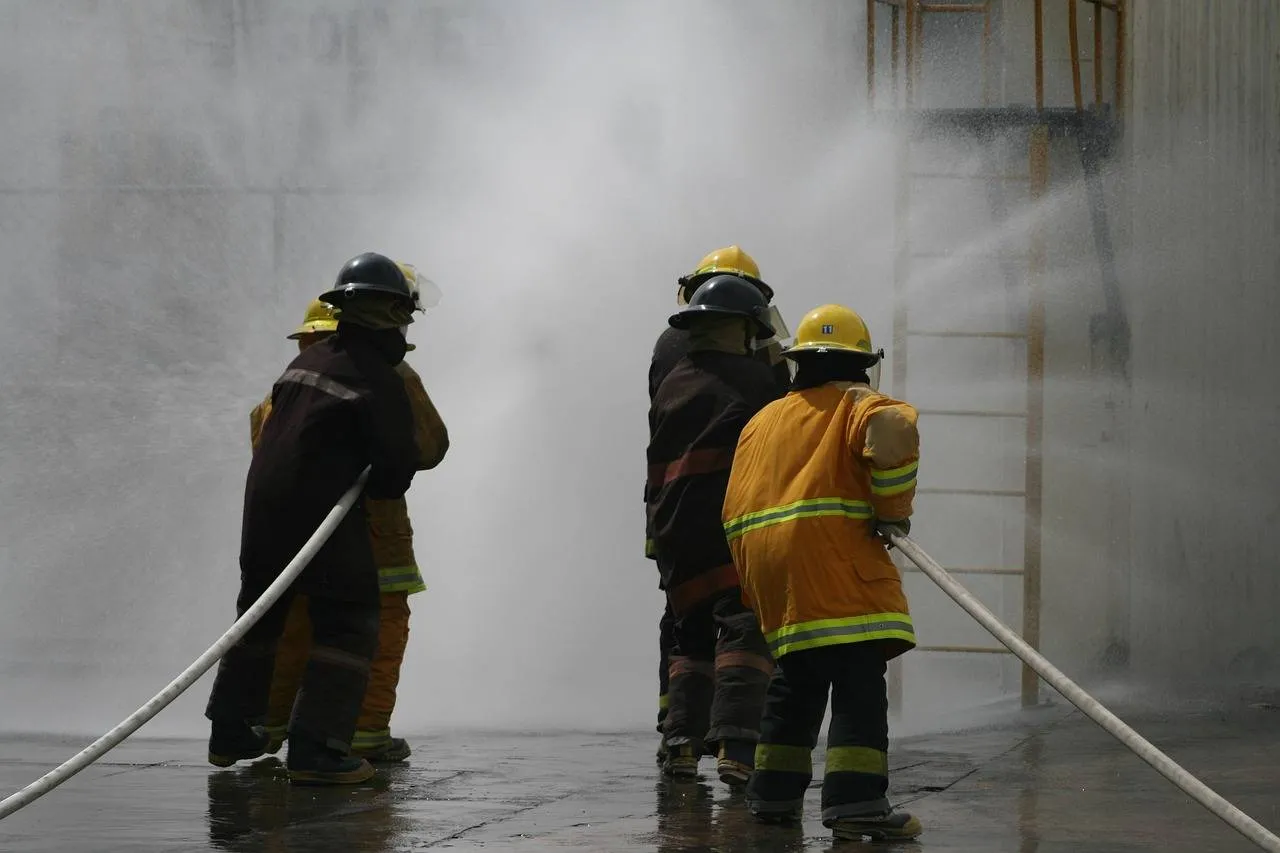 firemen 758462 1280
