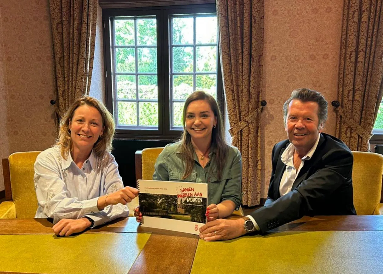 Foto ondertekening coalitieakkoord(1)