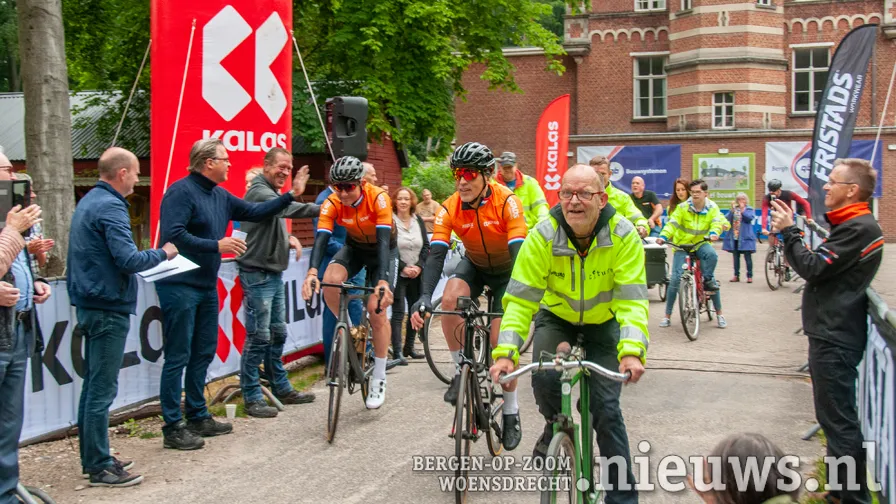 20210624 put fietsen voor titurel 000