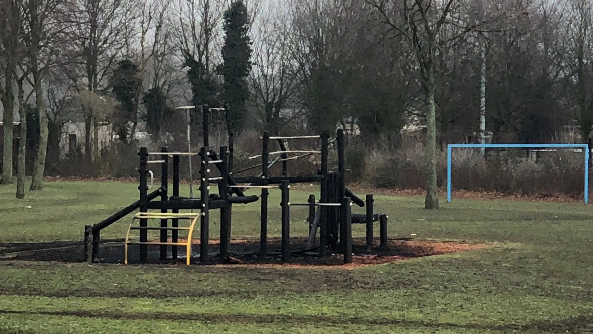 brand jaarwisseling speeltoestel woensdrecht