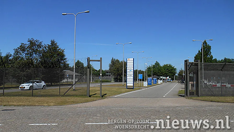 jkr hoo ingang vliegbasis 001b