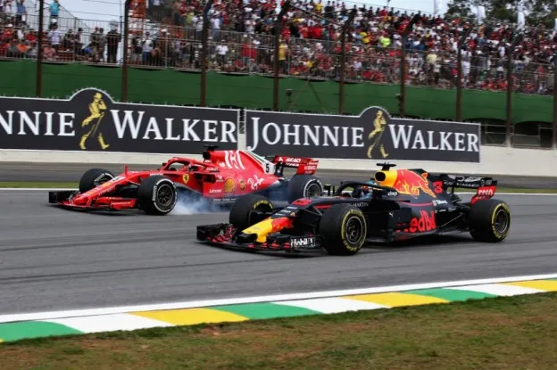Daniel Ricciardo Red Bull Ferrari GP Brazilie 2018 jpg