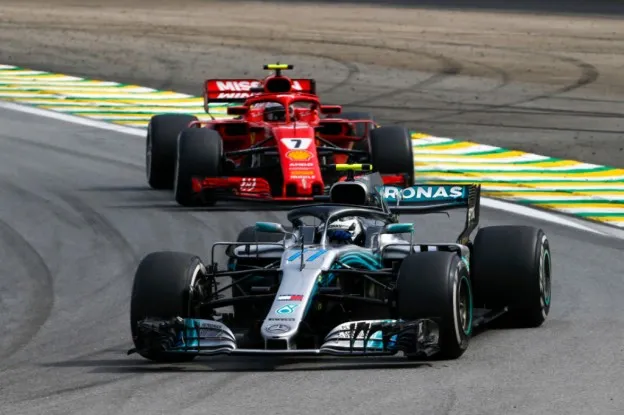 Bottas Mercedes Raikkonen Ferrari Brazilie 2018jpg