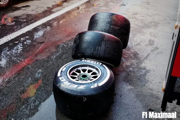 pirelli banden band wit medium c1 c2jpg