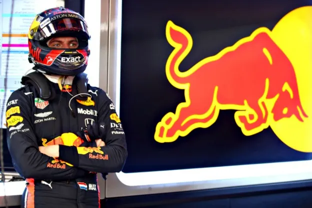 Verstappen Red Bull logojpg