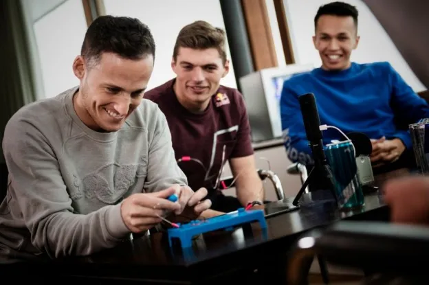  verstappen albon belachelijkjpg