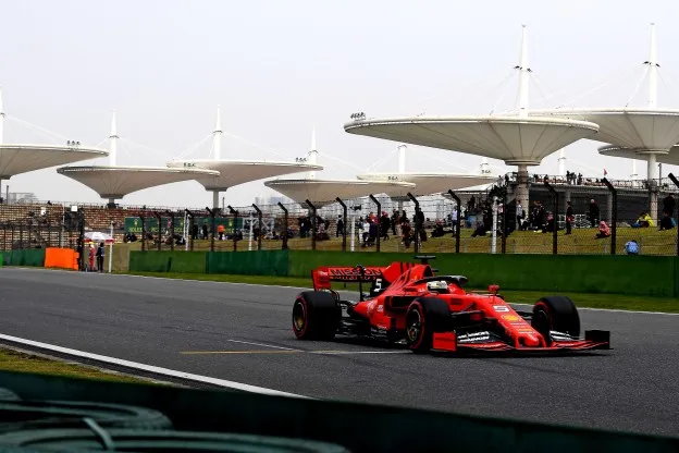 Vettel in actie Chinajpg