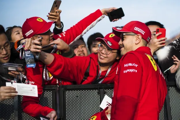 Vettel Chinese fans Chinajpg