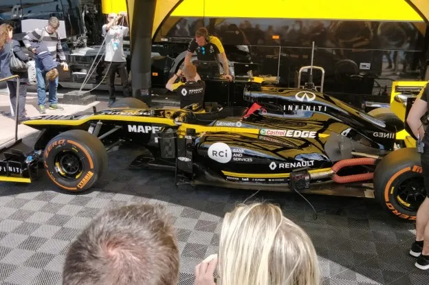 ricciardo renault demonstratie nice frankrijk 2019jpg