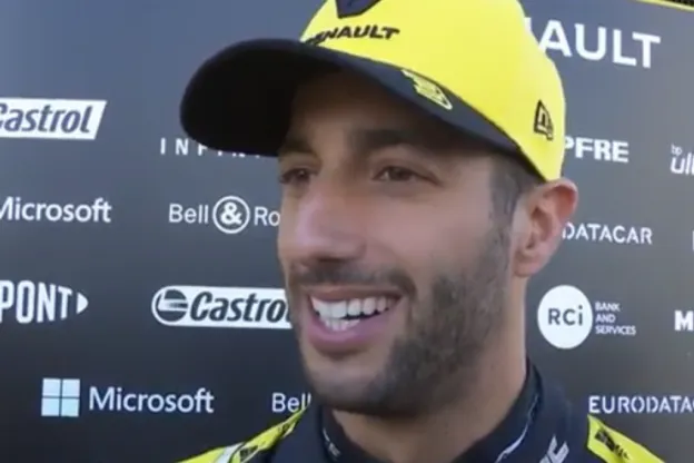 Ricciardo flirt met journalistpng