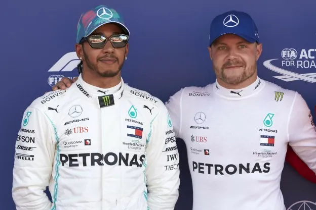 hamilton bottas mercedes spanje zonnebriljpg