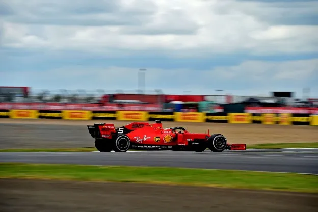 Sebastian Vettel ferrari gp groot brittannie 2019 rijstijljpg