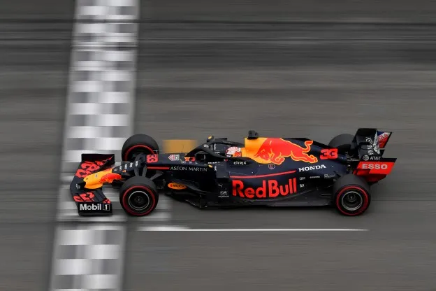 AP 213ADYNA92111 hires jpeg 24bit rgbjpg