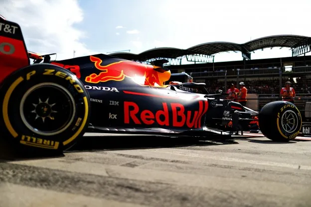 Verstappen garage Hongarije 2019jpg