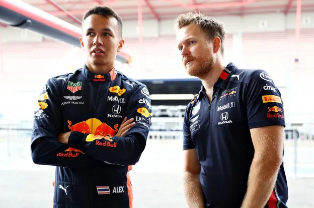 Alexander Albon Monteurjpg