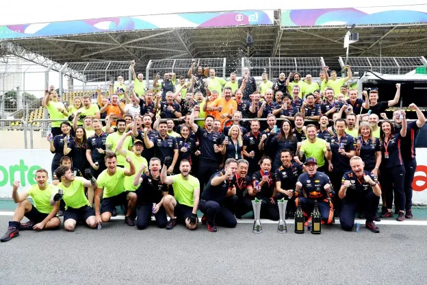 verstappenwinnaargpbraziliejpg