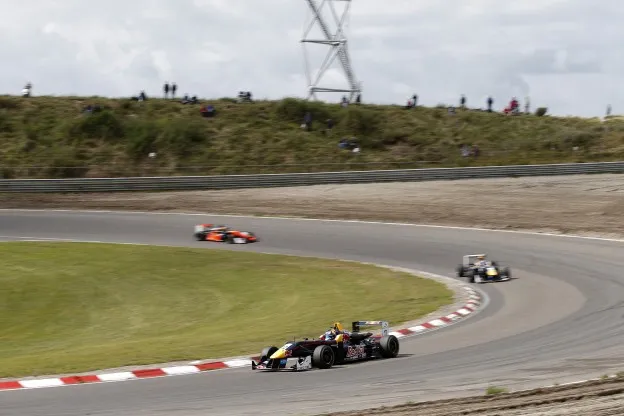 AP 1PAKDZ74D2111 hires jpeg 24bit rgbjpg