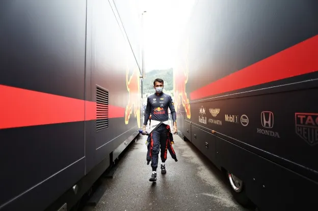 Albon RedBull 10jpg