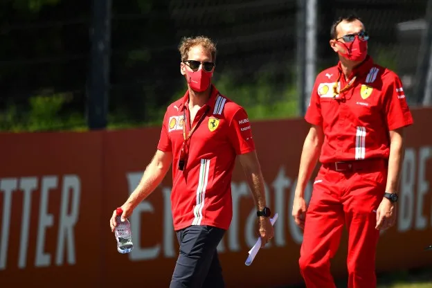 Ferrari Sebastian Vettel mondkapjejpg