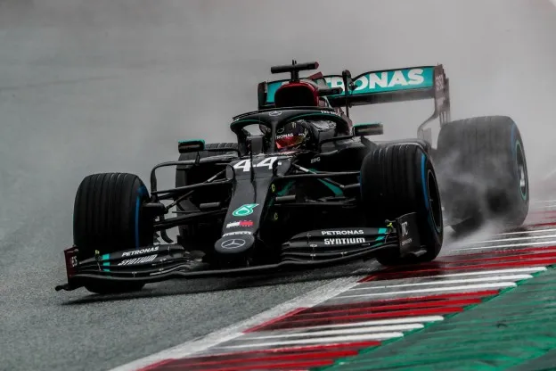 hamilton stiermarken regen bocht tweejpeg