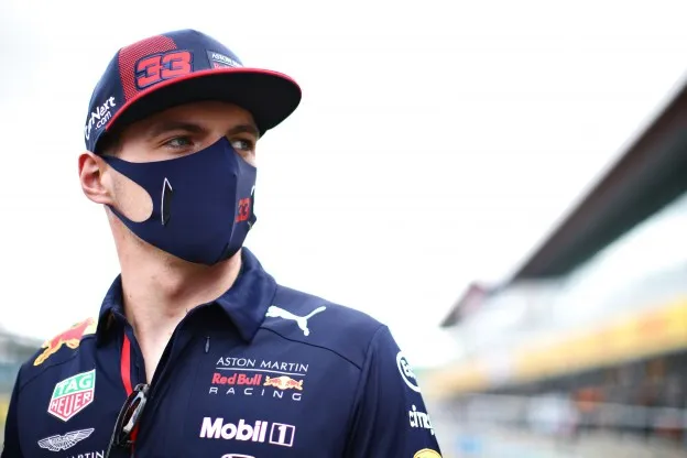 Verstappen kijkt weg Silverstone 2020jpg