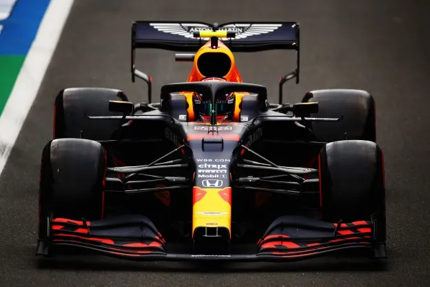 RB16 Albon vleugeljpg