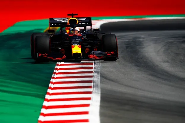 Verstappen op de baan Spanje 2020jpg